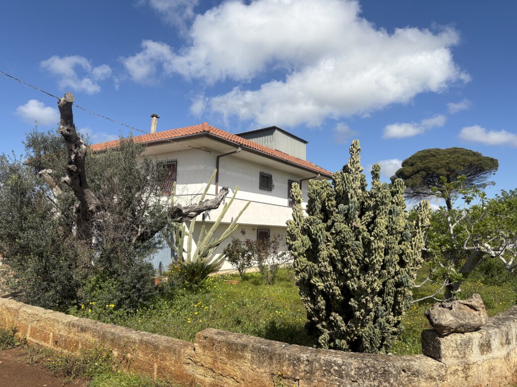 hier zie je dan mij prachtige villa waar ik mijn dromen waar ga maken! CASA ALLEGRIA