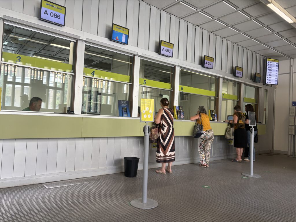 binnenkant postkantoor