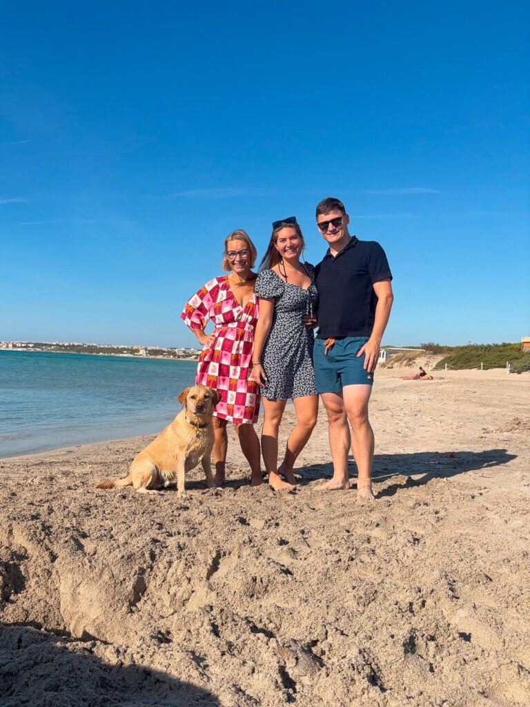 Met Lotte, Tommy en Martijn op het strand