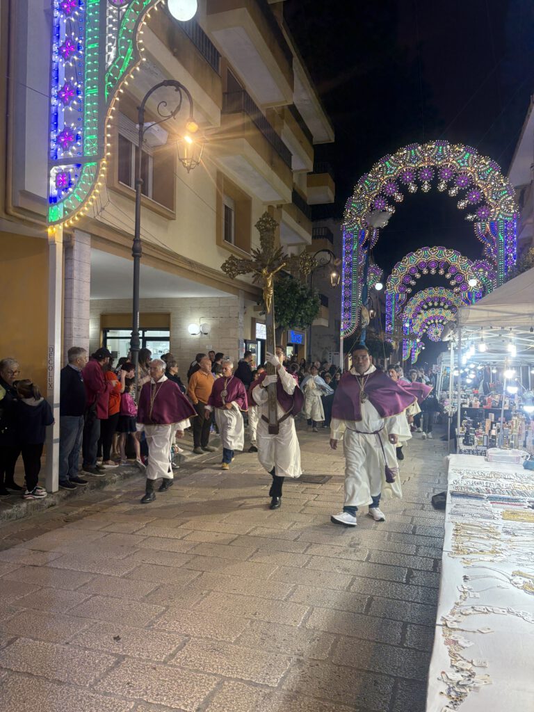 Processie mensjes Madonna della Coltura