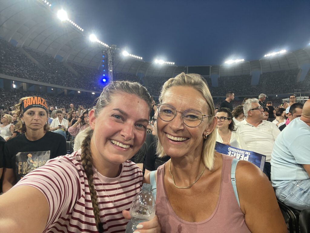 bij concert Eros